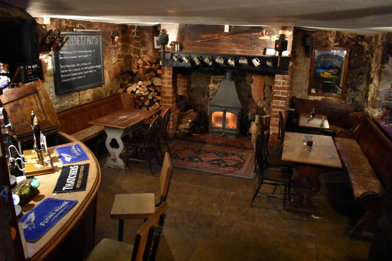 シェフツベリー The Benett Arms Bed & Breakfast エクステリア 写真
